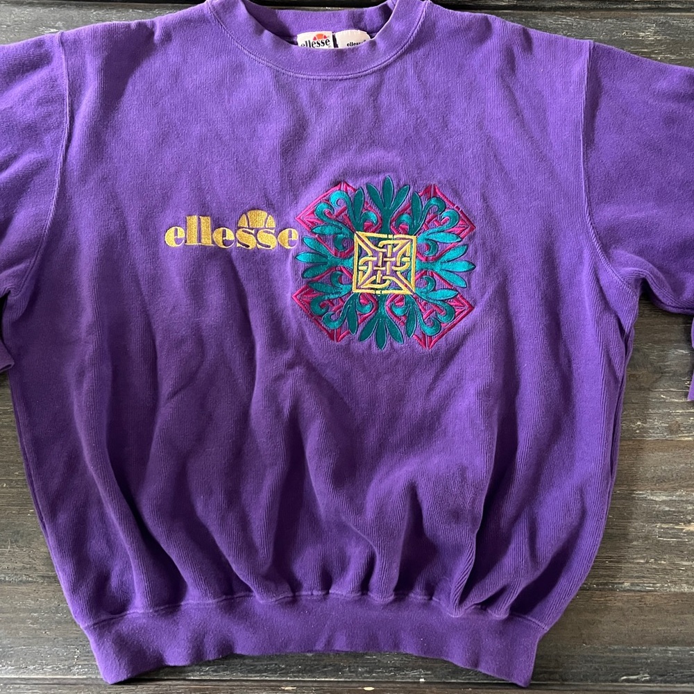 Ellesse Purple Sweatshirt with Bold Circular Design